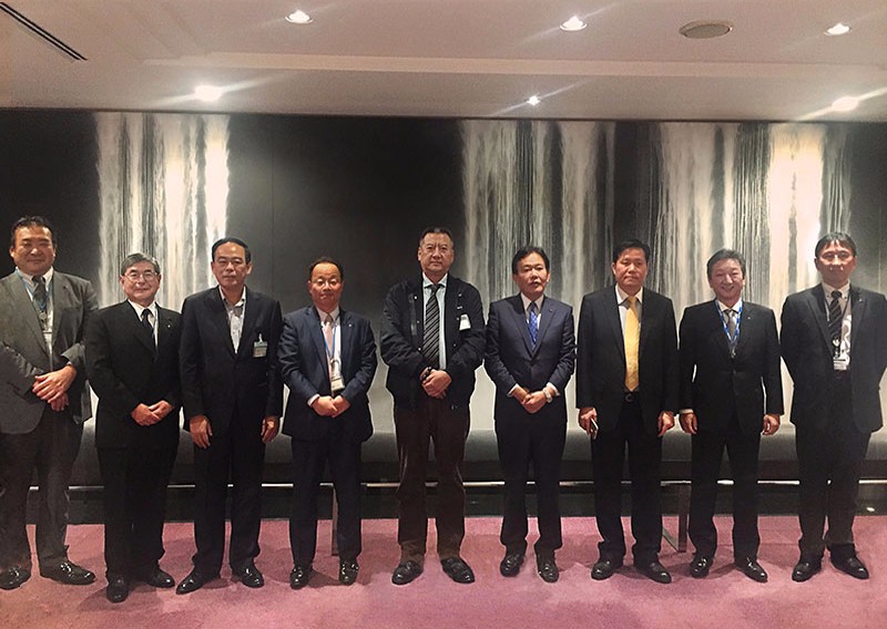 新纶科技老总_新纶科技拖鞋图片(2)